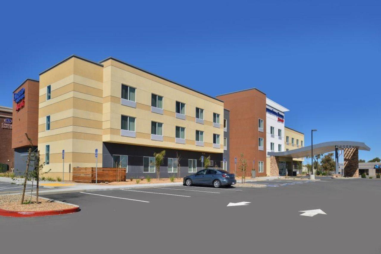 Fairfield Inn & Suites By Marriott Sacramento Airport Woodland Exterior photo