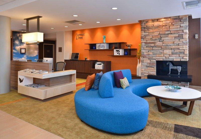 Fairfield Inn & Suites By Marriott Sacramento Airport Woodland Exterior photo