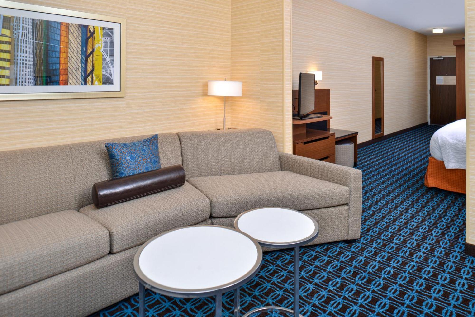 Fairfield Inn & Suites By Marriott Sacramento Airport Woodland Exterior photo
