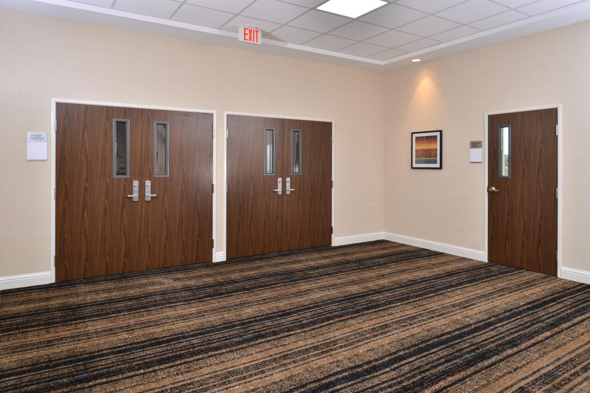 Fairfield Inn & Suites By Marriott Sacramento Airport Woodland Exterior photo