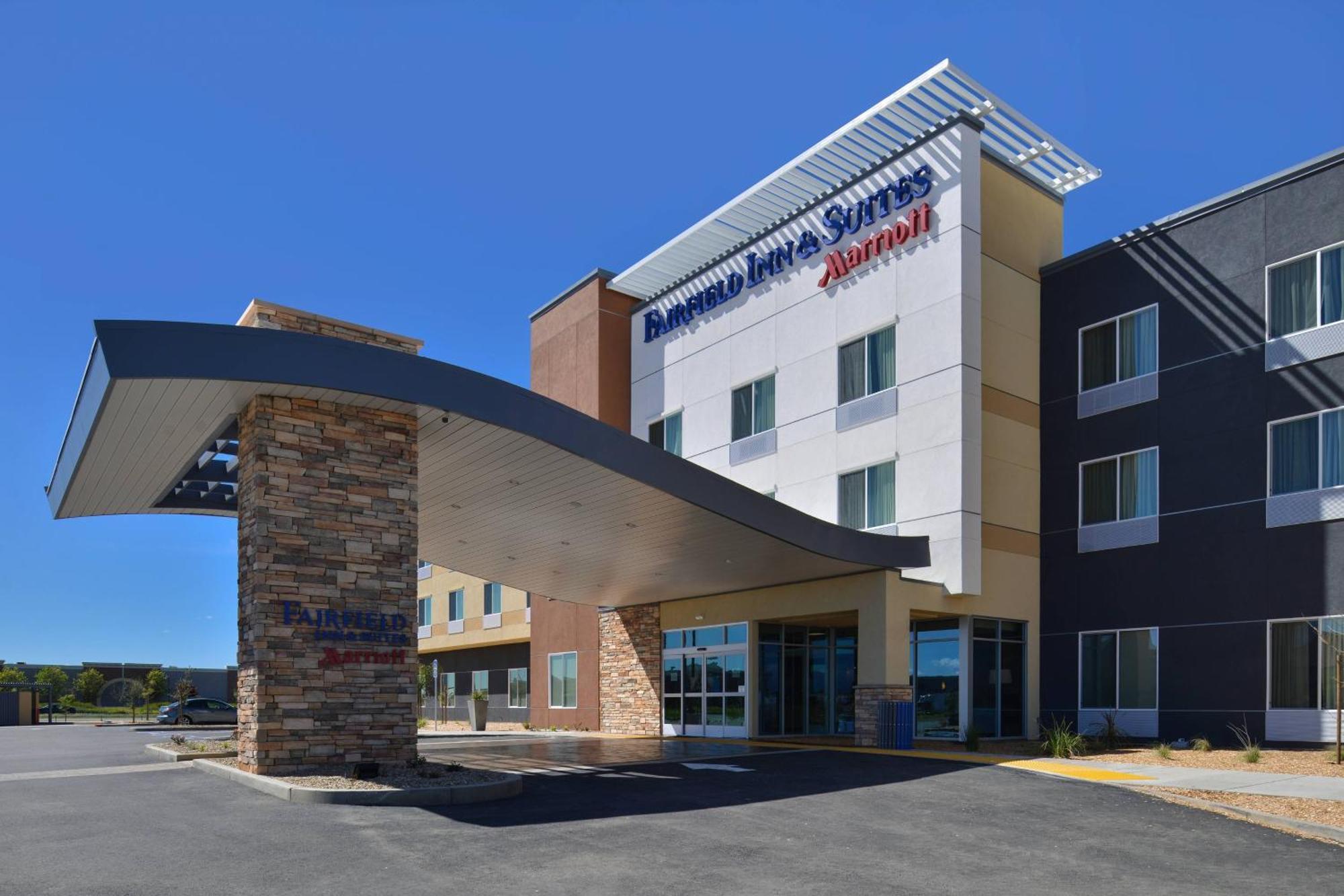 Fairfield Inn & Suites By Marriott Sacramento Airport Woodland Exterior photo