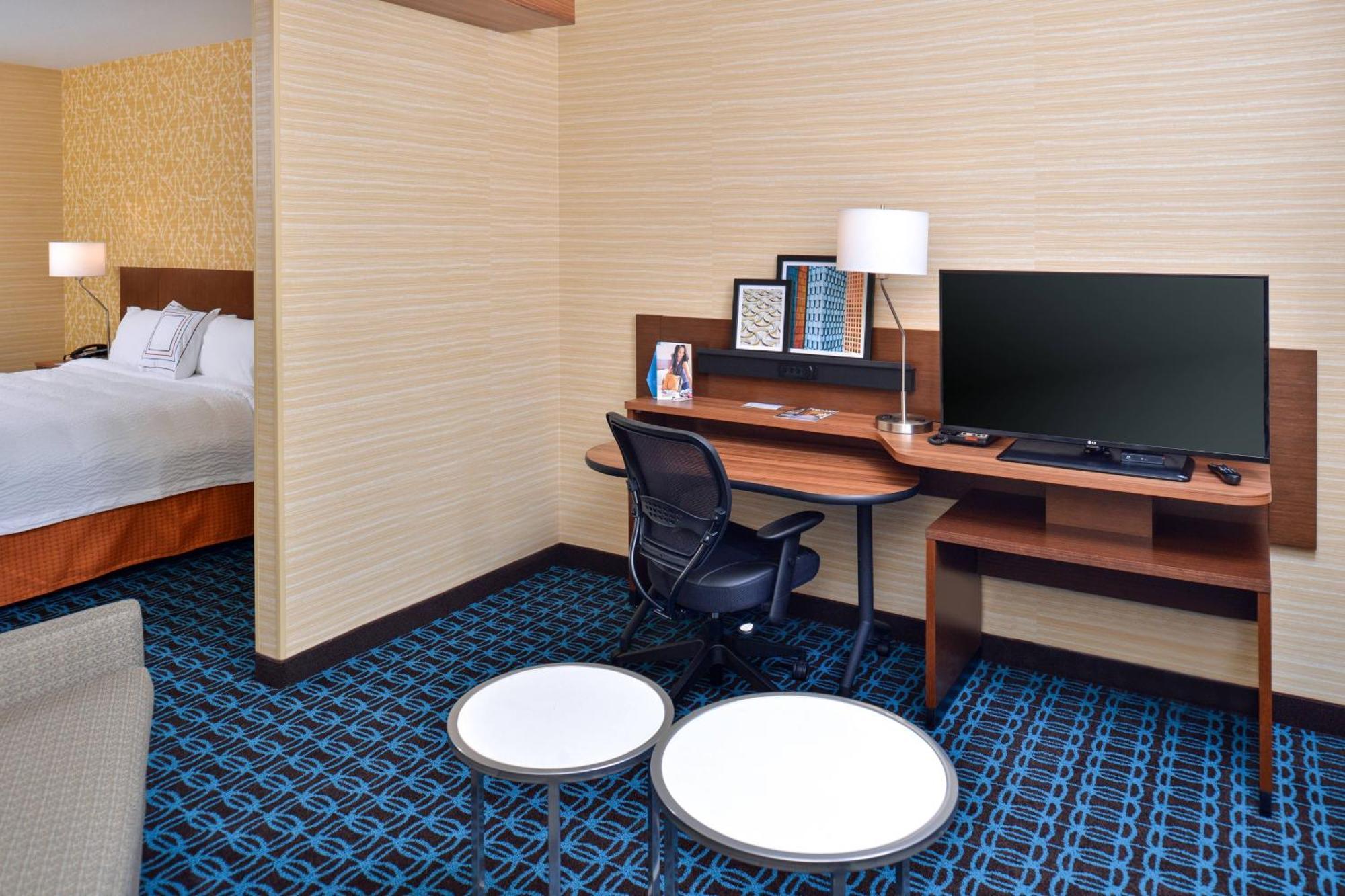 Fairfield Inn & Suites By Marriott Sacramento Airport Woodland Exterior photo