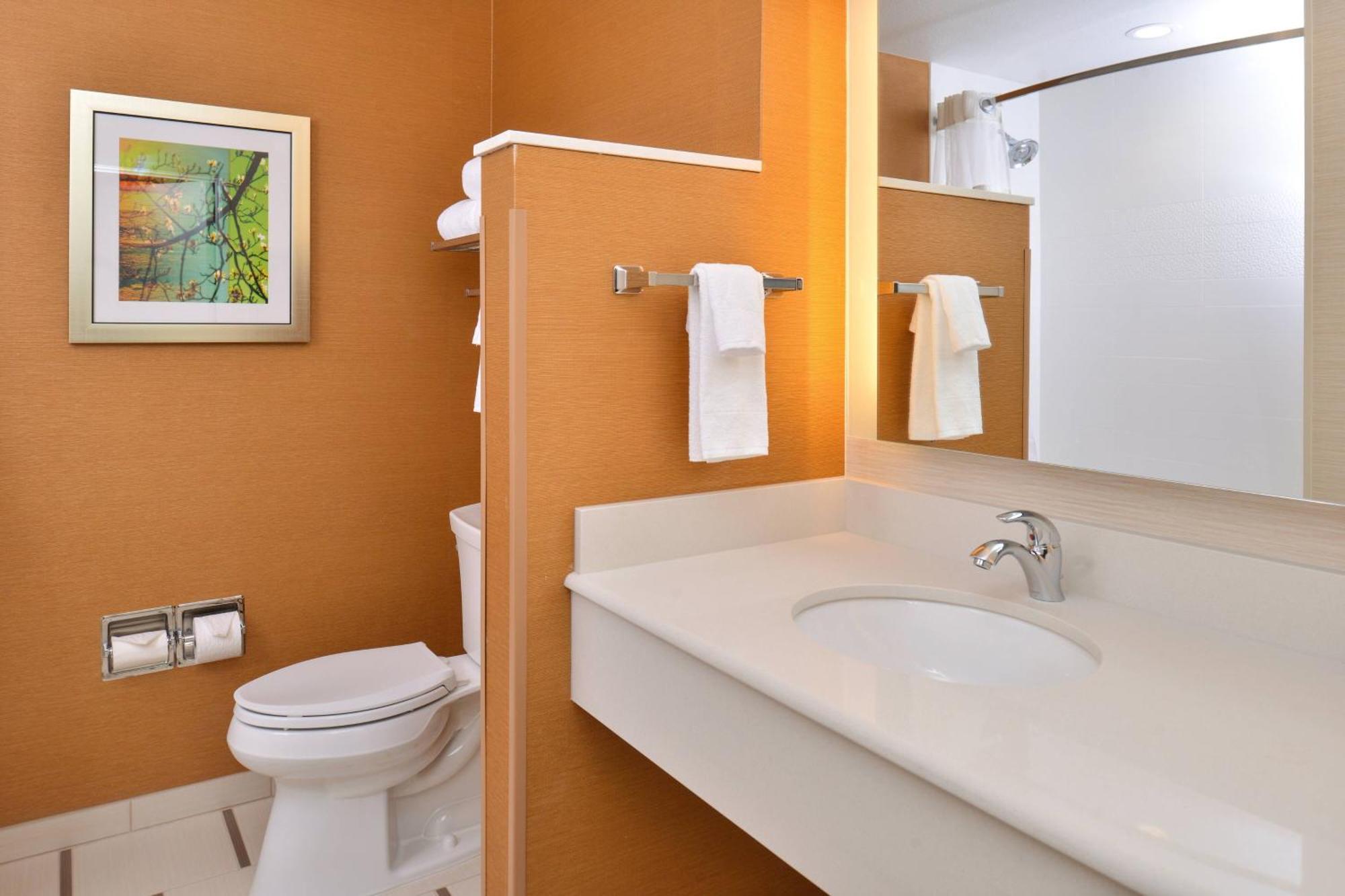 Fairfield Inn & Suites By Marriott Sacramento Airport Woodland Exterior photo