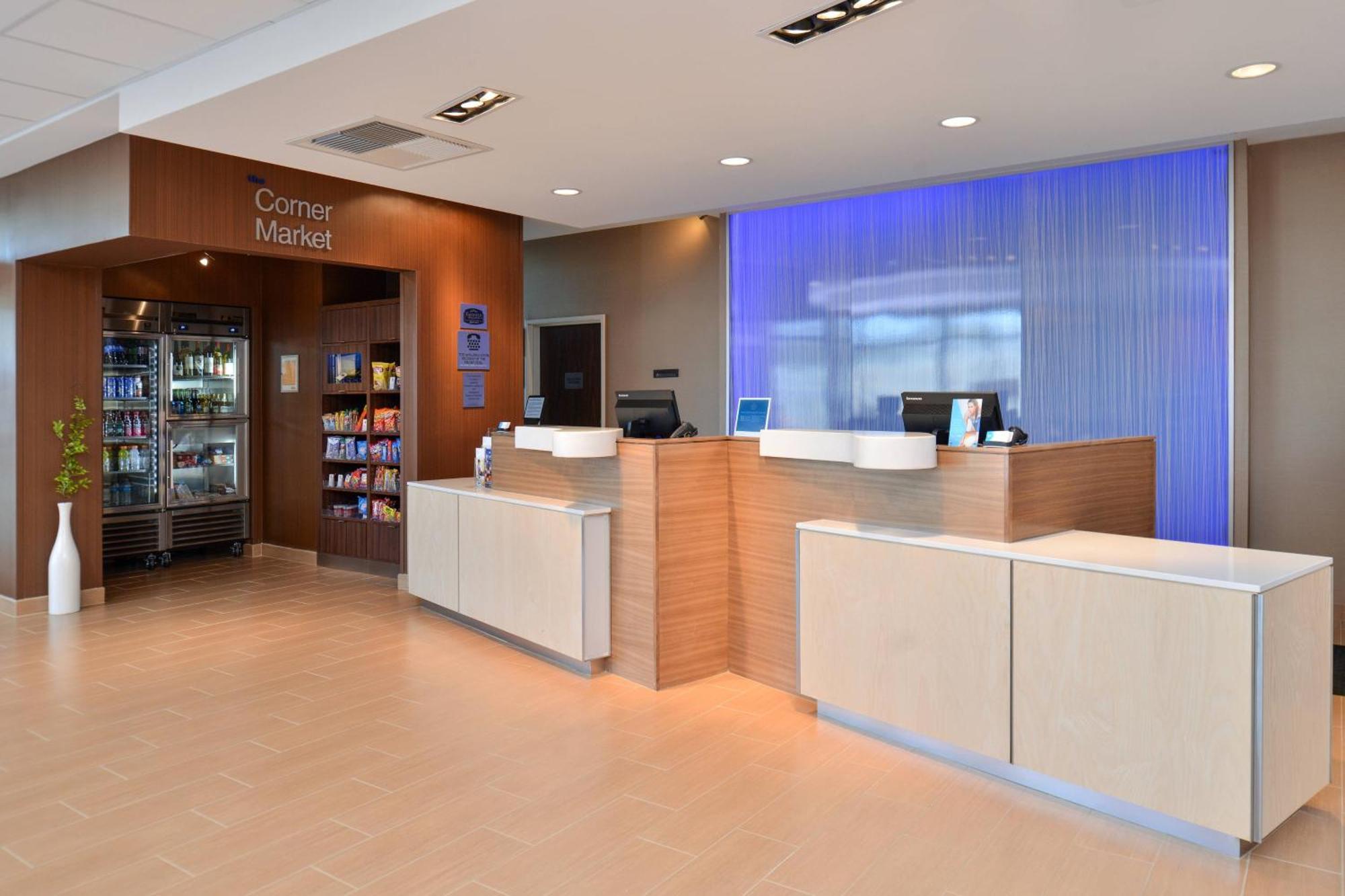 Fairfield Inn & Suites By Marriott Sacramento Airport Woodland Exterior photo