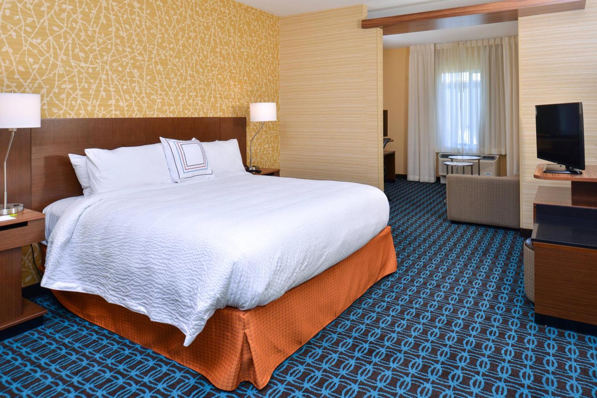 Fairfield Inn & Suites By Marriott Sacramento Airport Woodland Exterior photo
