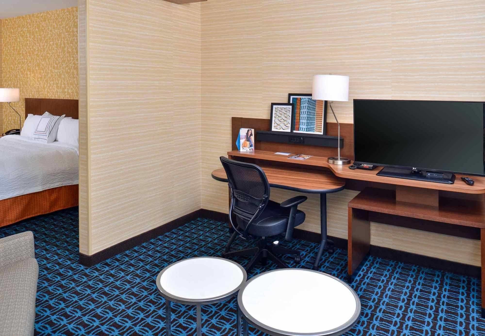 Fairfield Inn & Suites By Marriott Sacramento Airport Woodland Exterior photo